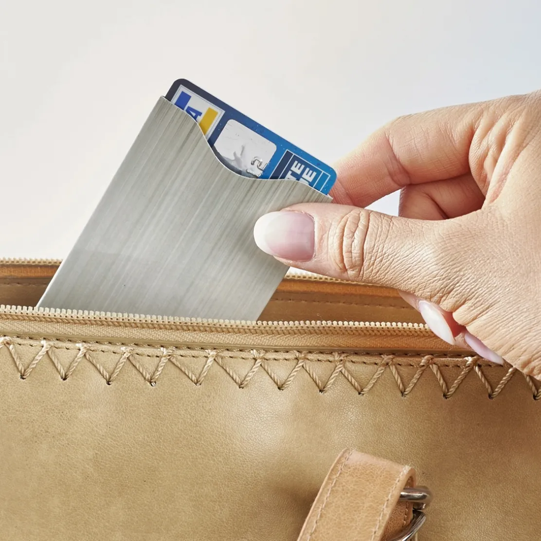 3 étuis protège cartes RFID
